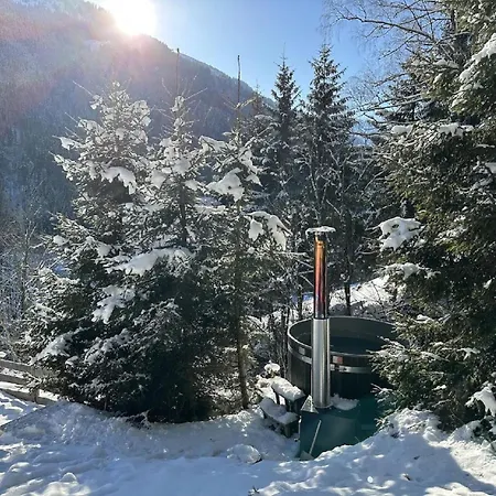 Contemporary Austrian Recently Completed דירה