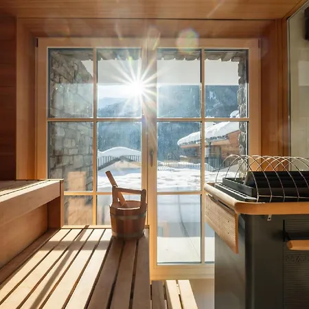 Contemporary Austrian Chalet Recently Completed Apartment Saalbach-Hinterglemm